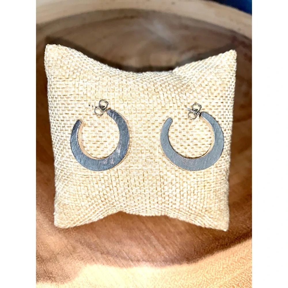 Sterling Silver Textured Crescent Hoops Earrings EUC